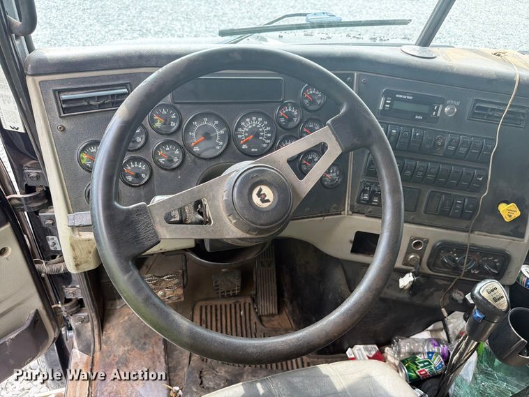 image for item YA4352 2014 Western Star 4700 dump truck
