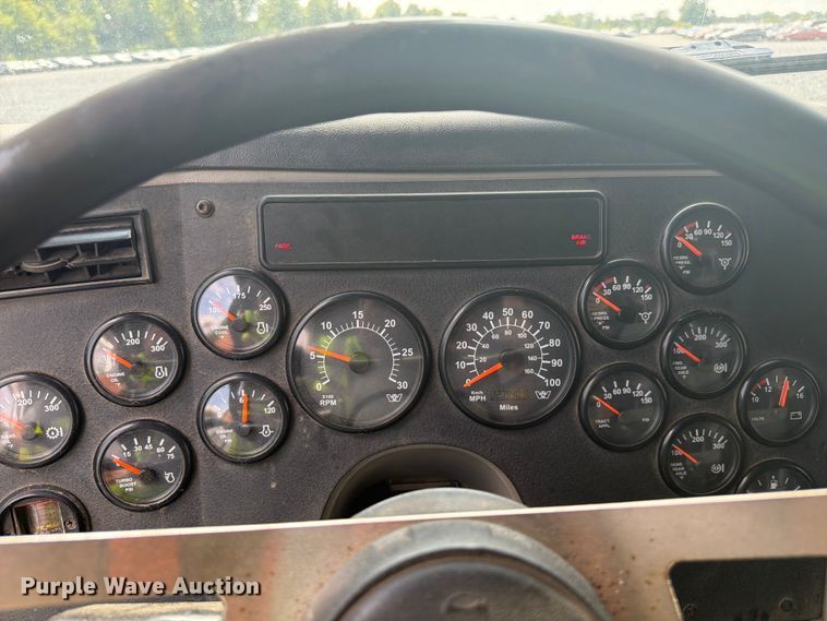 image for item YA4352 2014 Western Star 4700 dump truck
