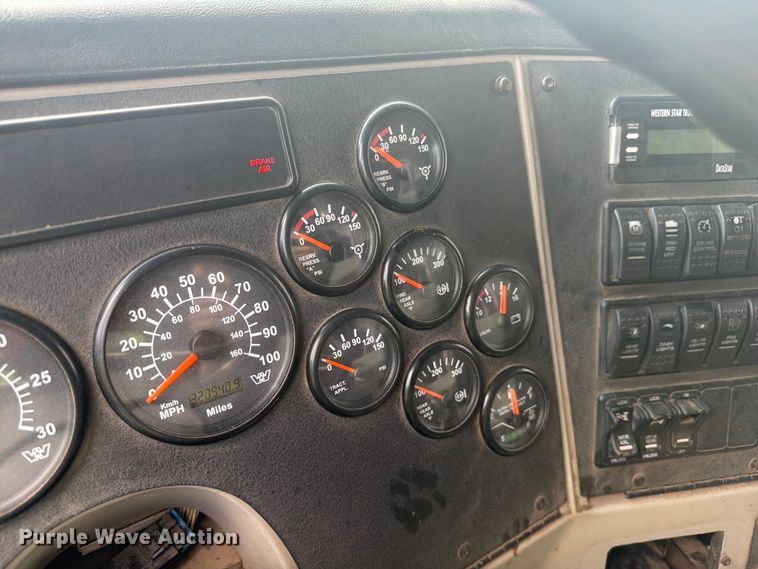 image for item YA4352 2014 Western Star 4700 dump truck