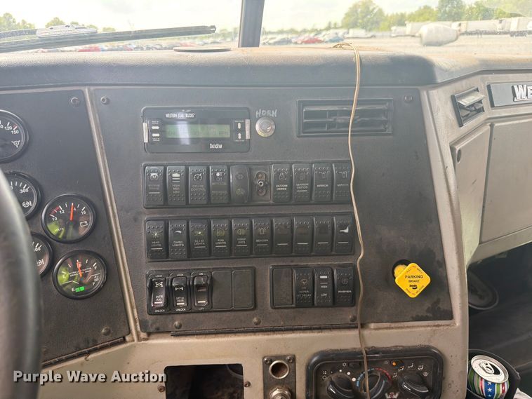 image for item YA4352 2014 Western Star 4700 dump truck