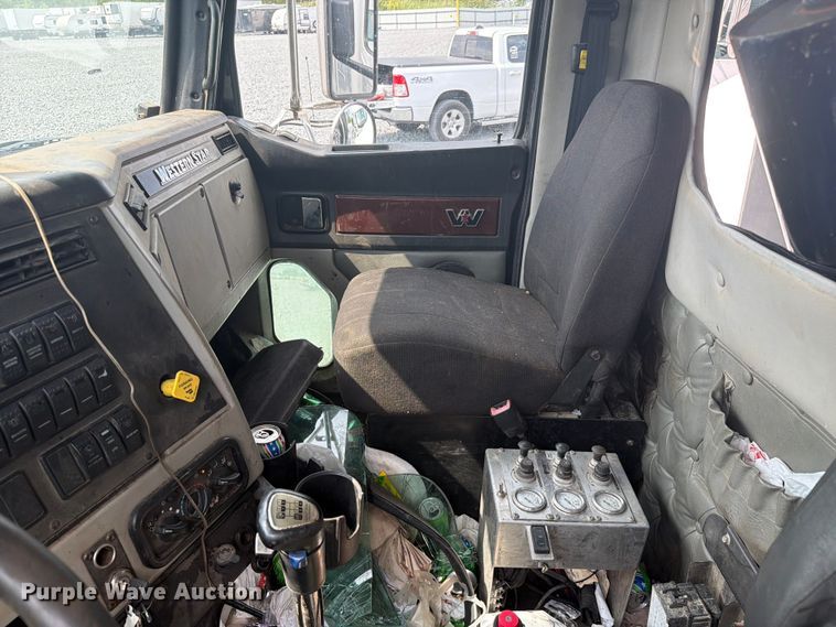image for item YA4352 2014 Western Star 4700 dump truck