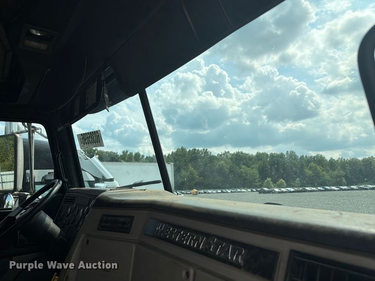 image for item YA4352 2014 Western Star 4700 dump truck