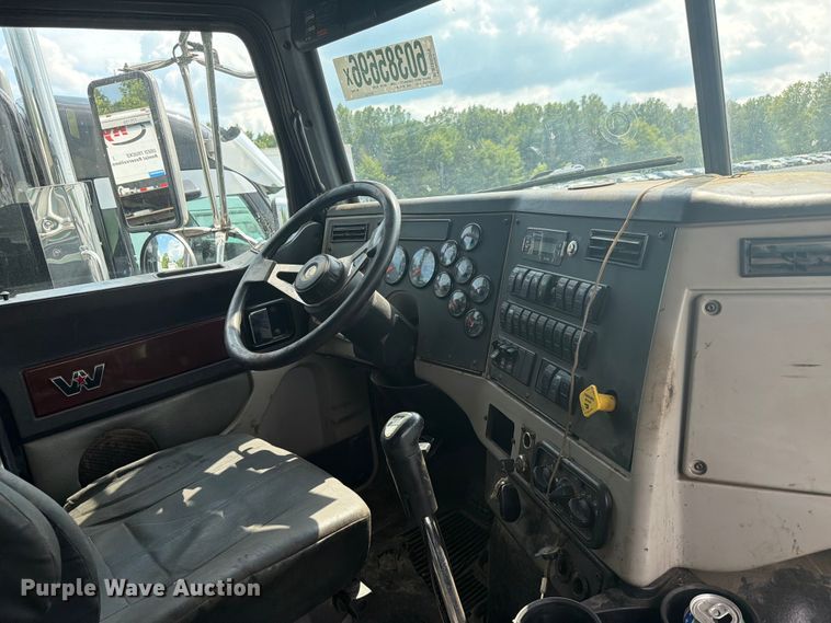 image for item YA4352 2014 Western Star 4700 dump truck