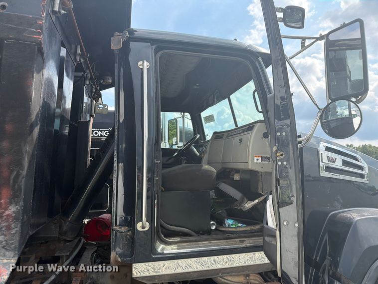 image for item YA4352 2014 Western Star 4700 dump truck
