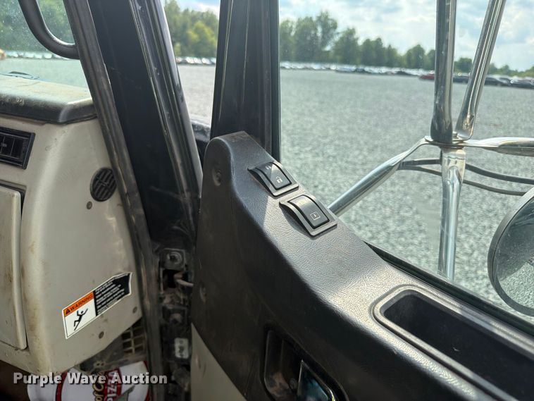 image for item YA4352 2014 Western Star 4700 dump truck