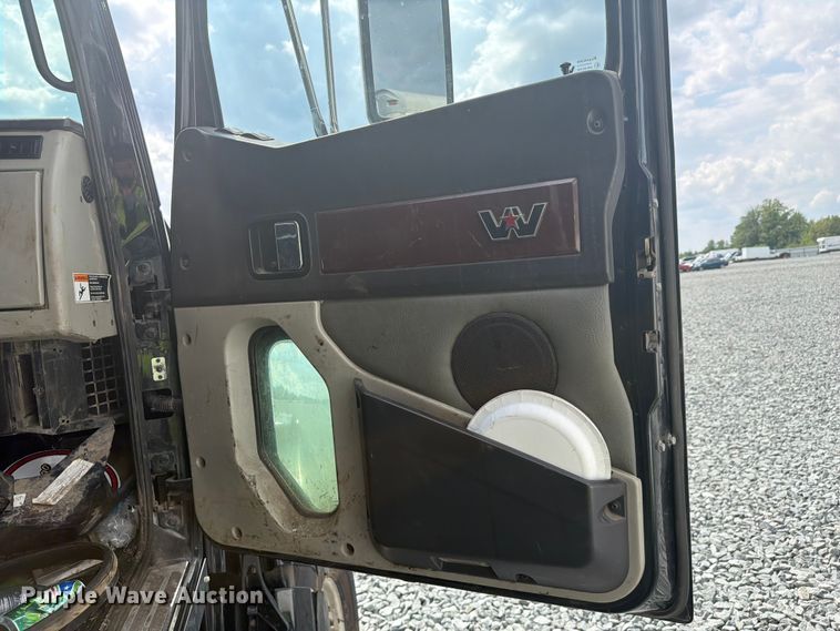 image for item YA4352 2014 Western Star 4700 dump truck