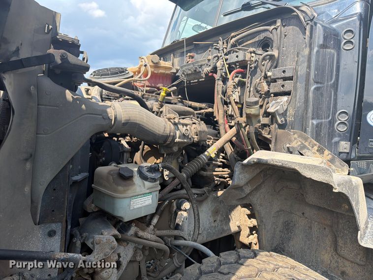 image for item YA4352 2014 Western Star 4700 dump truck