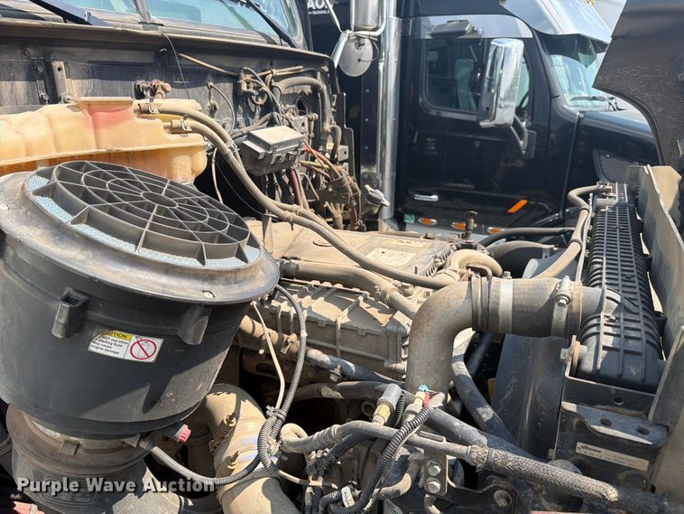 image for item YA4352 2014 Western Star 4700 dump truck