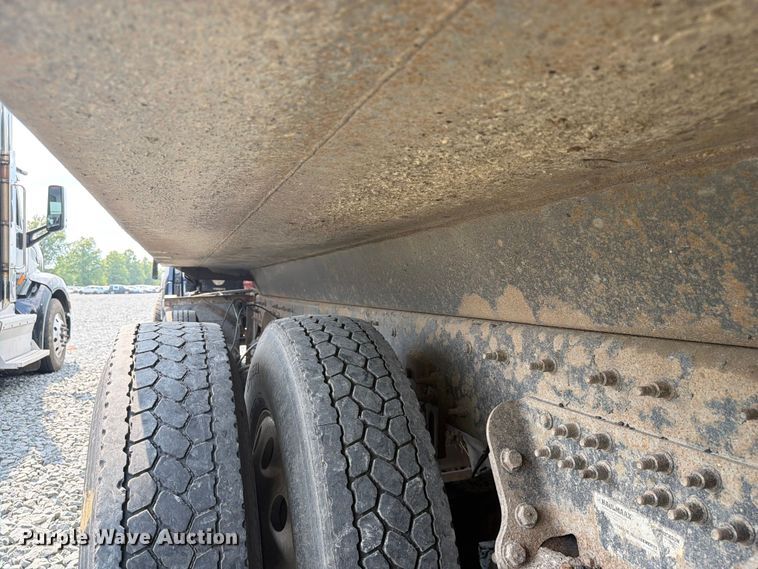 image for item YA4352 2014 Western Star 4700 dump truck