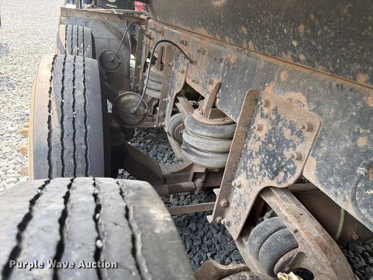image for item YA4352 2014 Western Star 4700 dump truck
