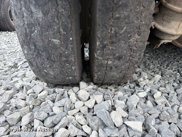 image for item YA4352 2014 Western Star 4700 dump truck