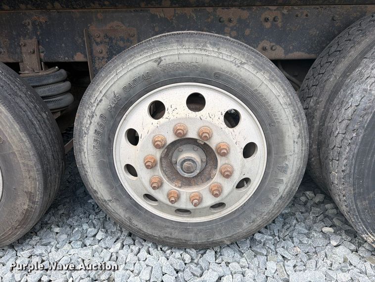 image for item YA4352 2014 Western Star 4700 dump truck