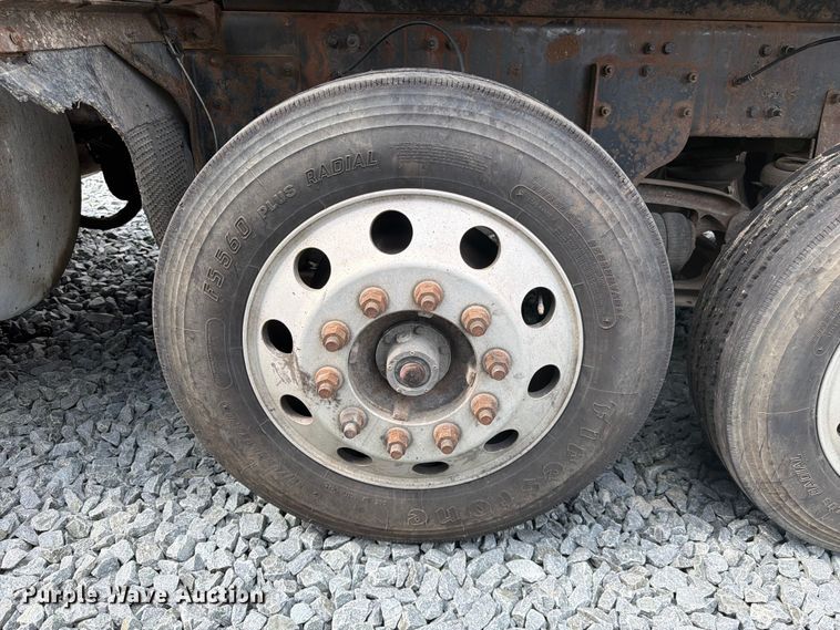 image for item YA4352 2014 Western Star 4700 dump truck