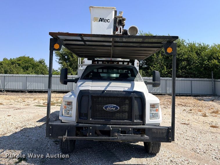 image for item YA4394 2016 Ford F750 Super Duty forestry bucket truck