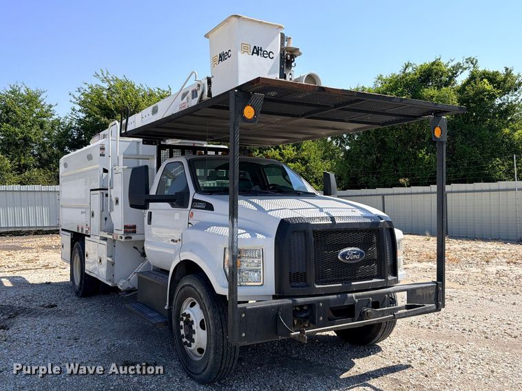 image for item YA4394 2016 Ford F750 Super Duty forestry bucket truck