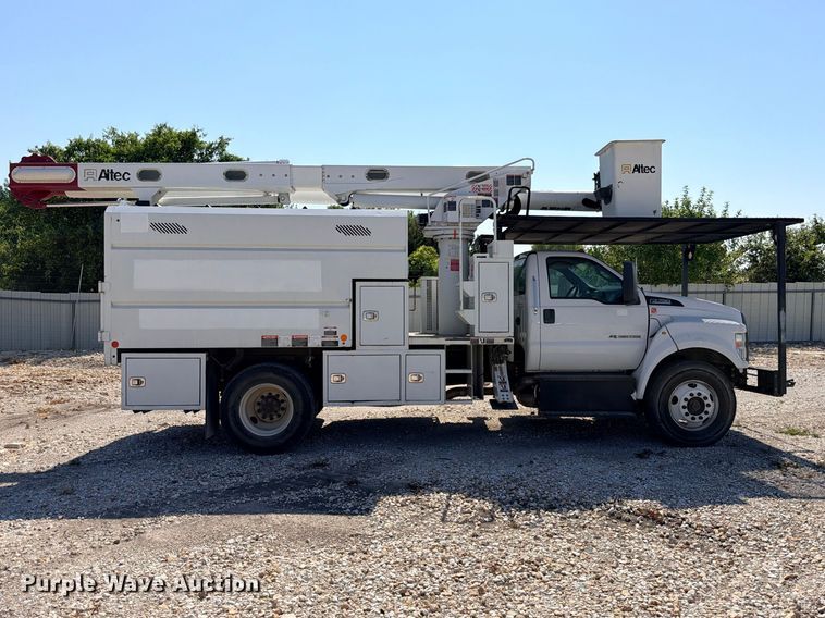 image for item YA4394 2016 Ford F750 Super Duty forestry bucket truck