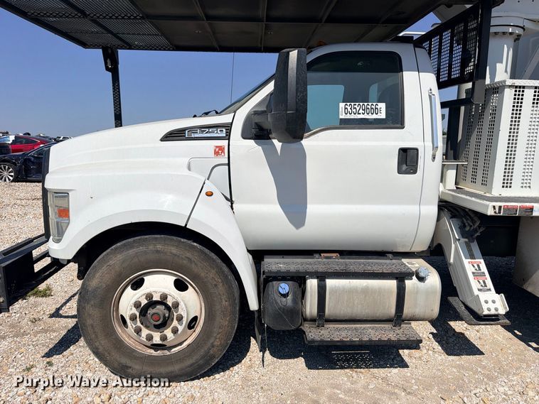 image for item YA4394 2016 Ford F750 Super Duty forestry bucket truck