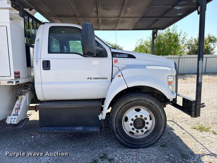 image for item YA4394 2016 Ford F750 Super Duty forestry bucket truck