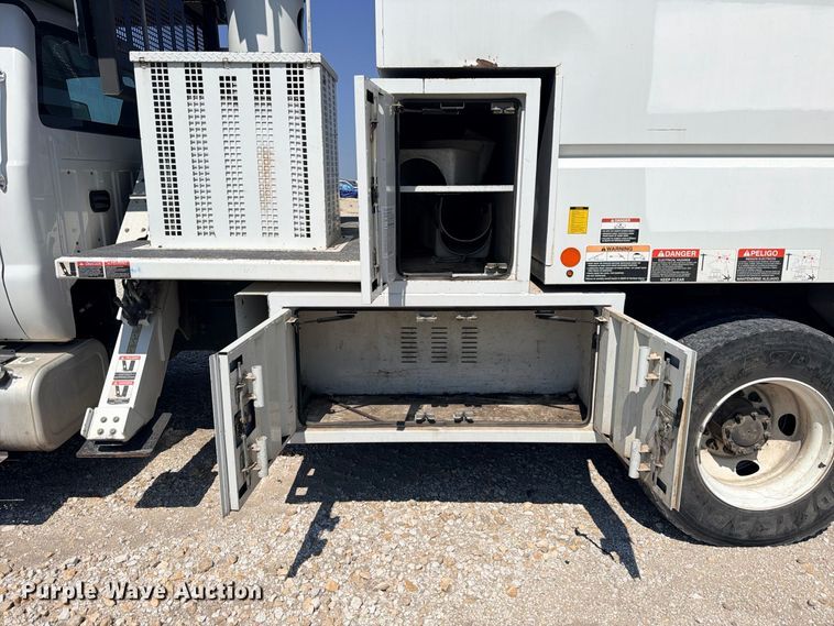 image for item YA4394 2016 Ford F750 Super Duty forestry bucket truck