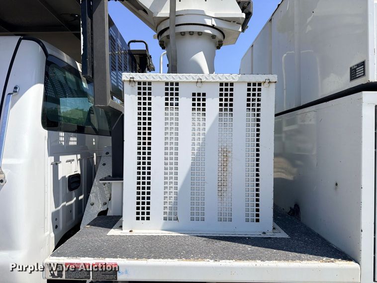 image for item YA4394 2016 Ford F750 Super Duty forestry bucket truck