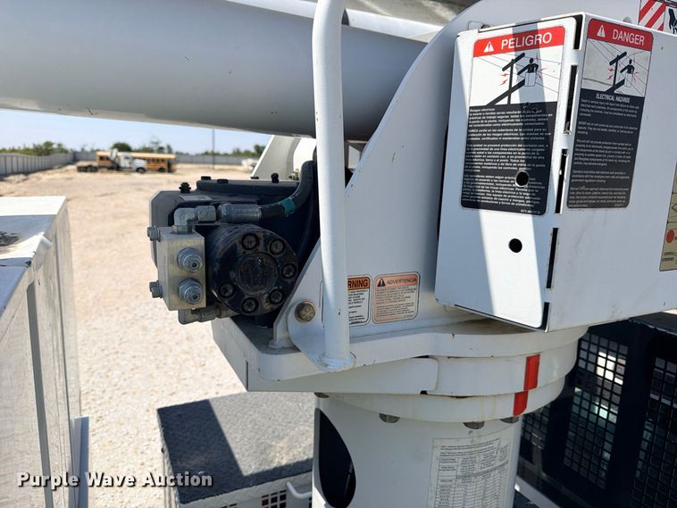 image for item YA4394 2016 Ford F750 Super Duty forestry bucket truck