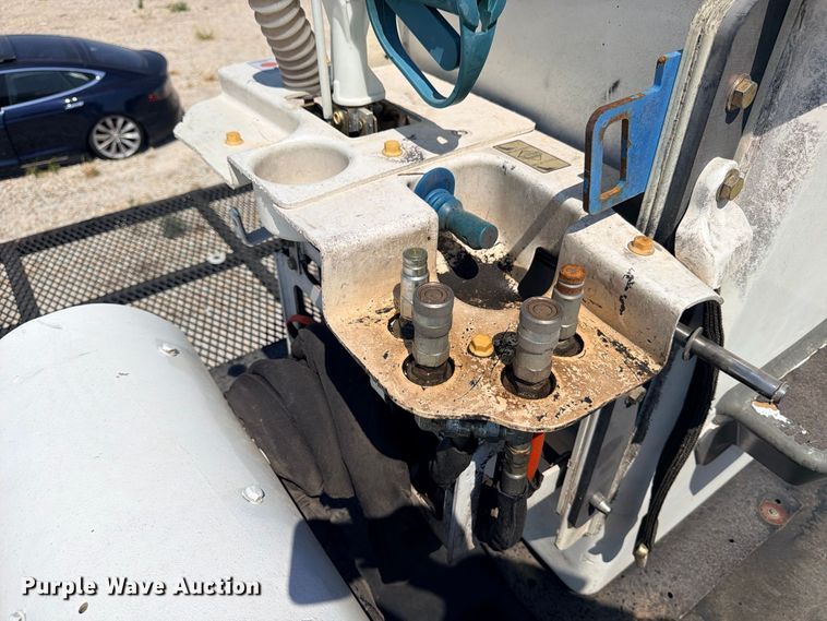 image for item YA4394 2016 Ford F750 Super Duty forestry bucket truck