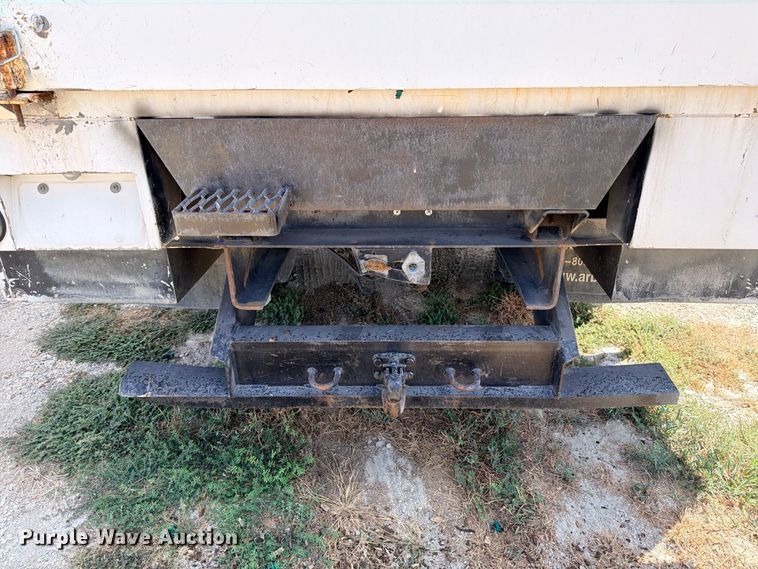 image for item YA4395 2009 Ford F750 Super Duty Ext. Cab chipper truck