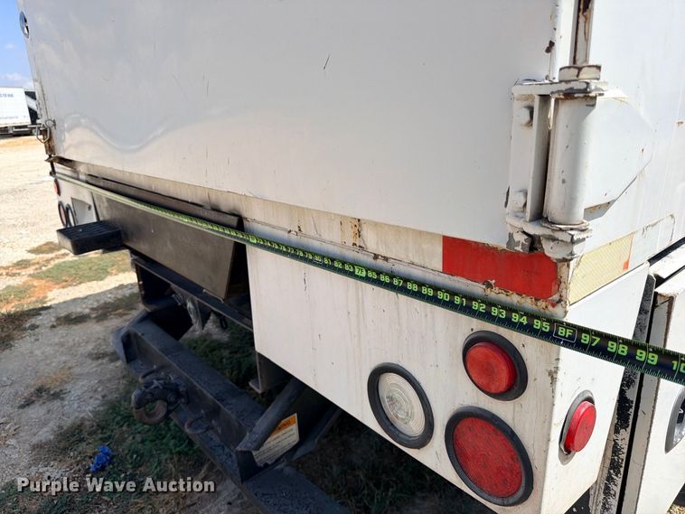 image for item YA4395 2009 Ford F750 Super Duty Ext. Cab chipper truck