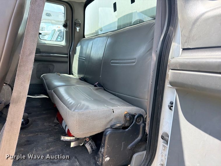 image for item YA4395 2009 Ford F750 Super Duty Ext. Cab chipper truck