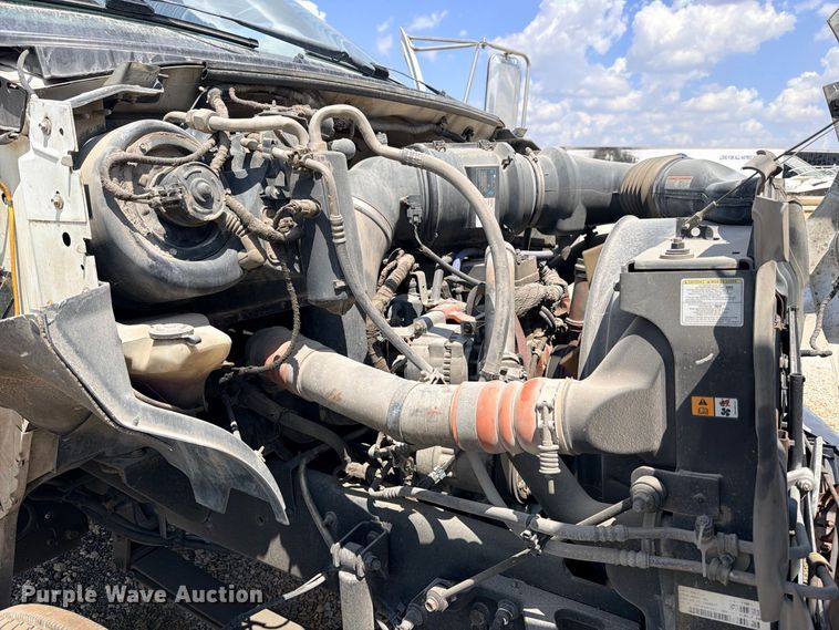 image for item YA4395 2009 Ford F750 Super Duty Ext. Cab chipper truck
