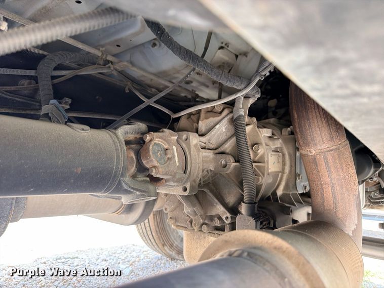 image for item YA4395 2009 Ford F750 Super Duty Ext. Cab chipper truck