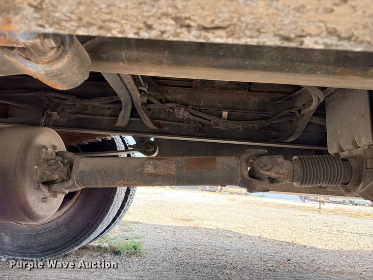 image for item YA4395 2009 Ford F750 Super Duty Ext. Cab chipper truck