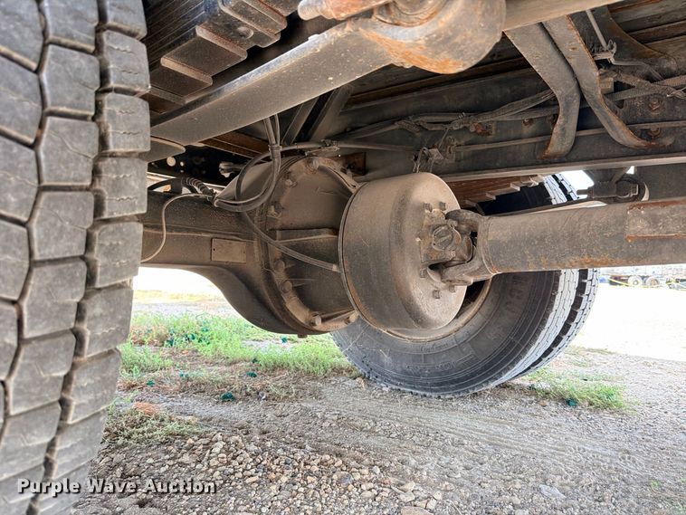 image for item YA4395 2009 Ford F750 Super Duty Ext. Cab chipper truck