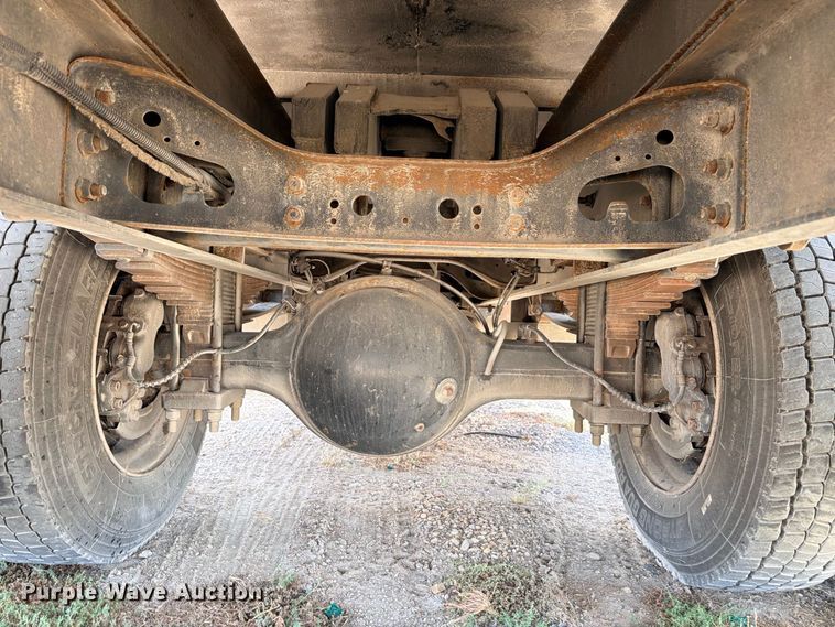 image for item YA4395 2009 Ford F750 Super Duty Ext. Cab chipper truck