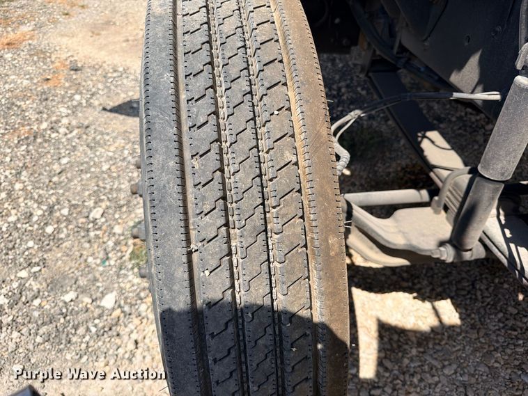 image for item YA4395 2009 Ford F750 Super Duty Ext. Cab chipper truck