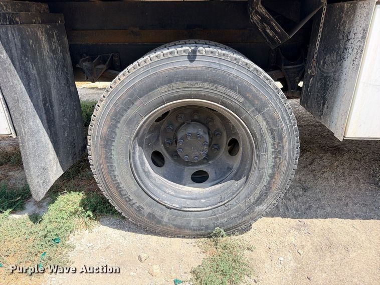 image for item YA4395 2009 Ford F750 Super Duty Ext. Cab chipper truck