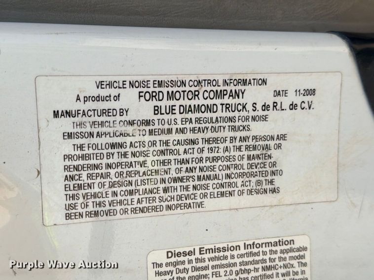 image for item YA4395 2009 Ford F750 Super Duty Ext. Cab chipper truck