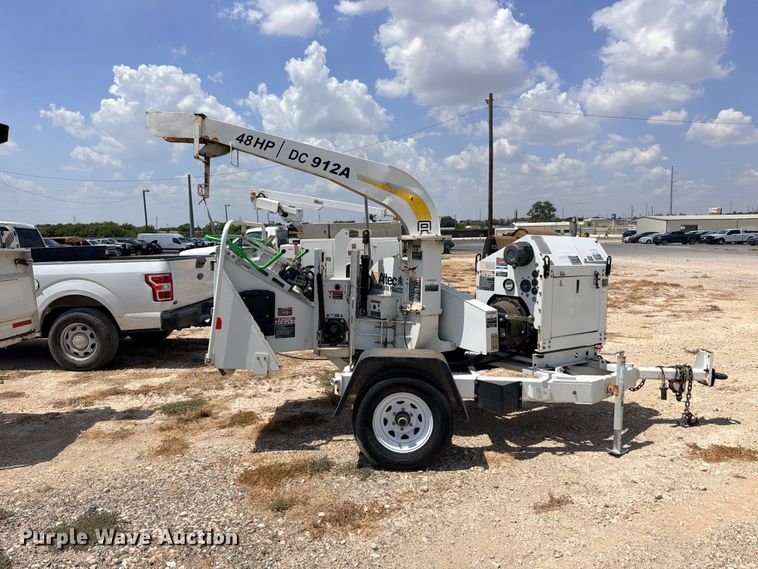 image for item YA4398 2012 Altec DC912A wood chipper