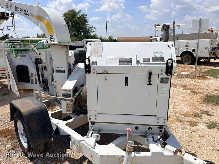 image for item YA4398 2012 Altec DC912A wood chipper