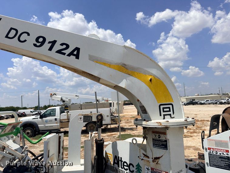 image for item YA4398 2012 Altec DC912A wood chipper