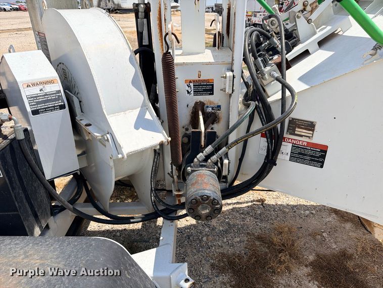 image for item YA4398 2012 Altec DC912A wood chipper