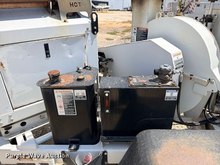 image for item YA4398 2012 Altec DC912A wood chipper