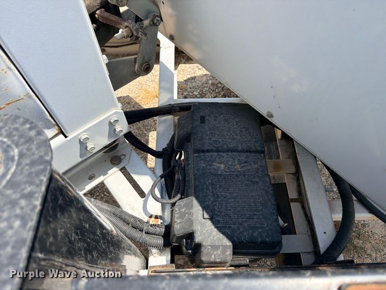 image for item YA4398 2012 Altec DC912A wood chipper