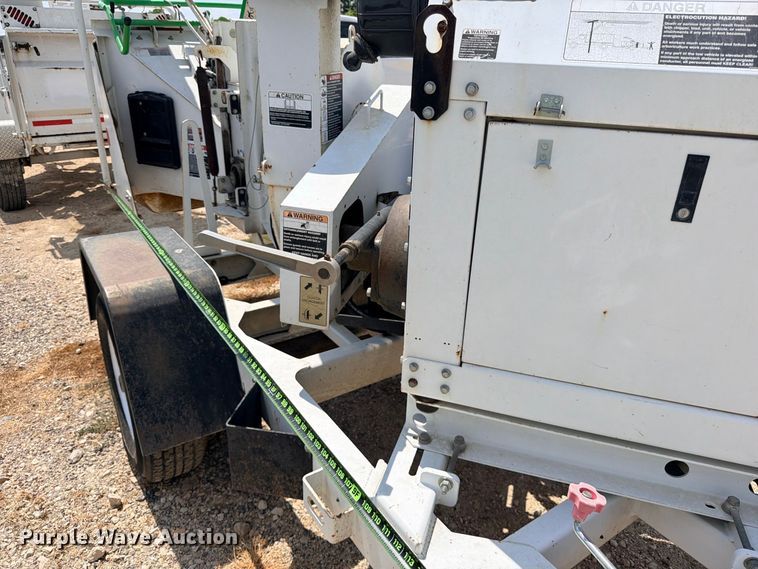 image for item YA4398 2012 Altec DC912A wood chipper