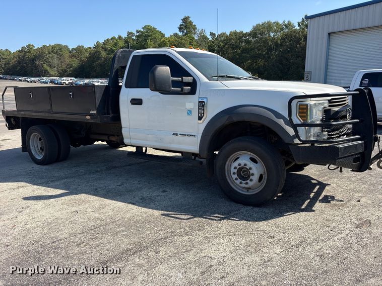 image for item YA4404 2019 Ford F550 Super Duty flatbed truck