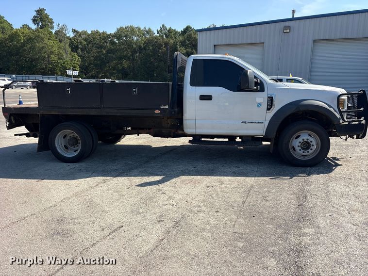image for item YA4404 2019 Ford F550 Super Duty flatbed truck