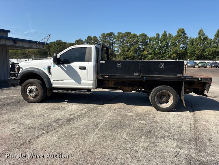 image for item YA4404 2019 Ford F550 Super Duty flatbed truck