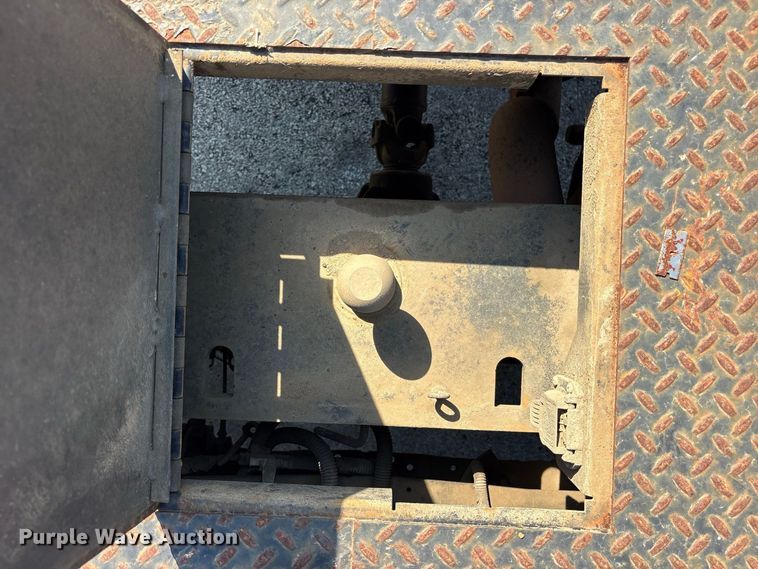 image for item YA4404 2019 Ford F550 Super Duty flatbed truck