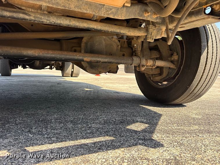 image for item YA4404 2019 Ford F550 Super Duty flatbed truck