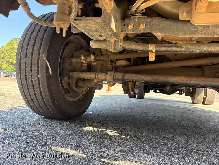 image for item YA4404 2019 Ford F550 Super Duty flatbed truck